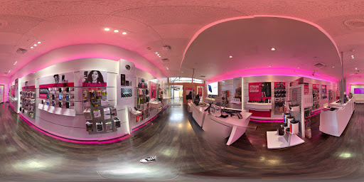 Cell Phone Store «T-Mobile», reviews and photos, 1415 Oviedo Marketplace Blvd, Oviedo, FL 32765, USA