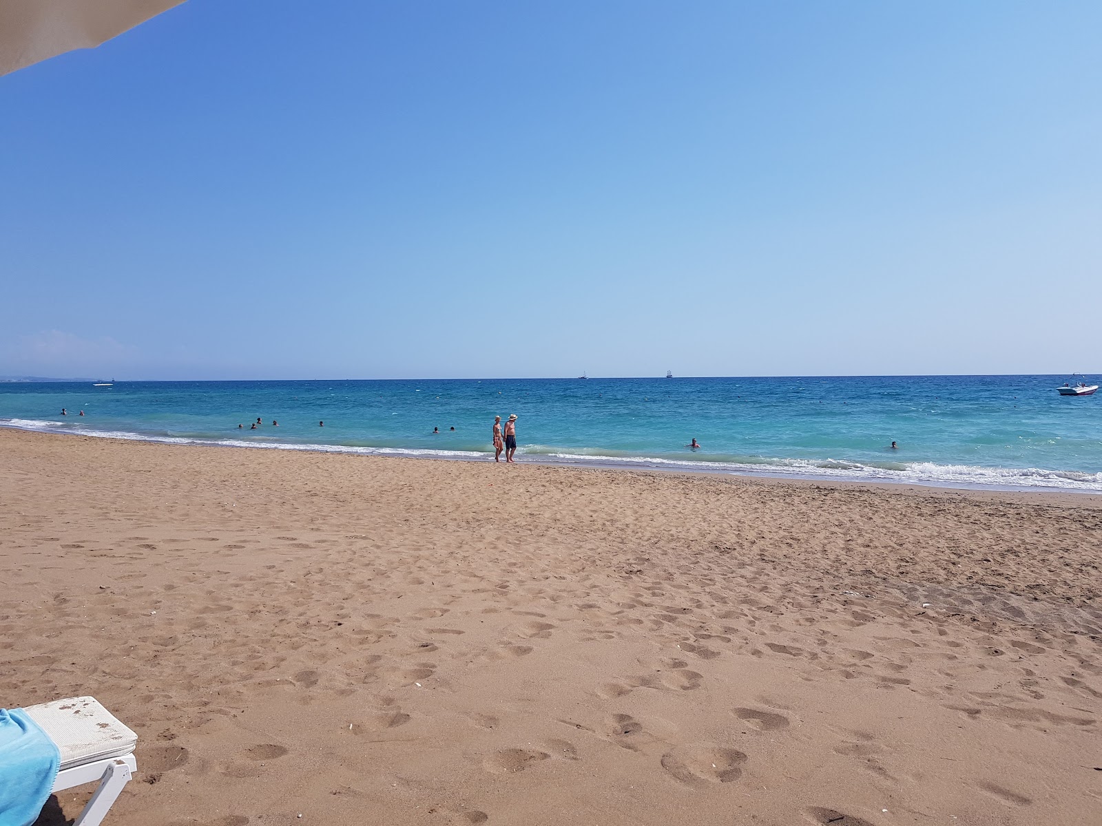 Camici beach的照片 带有绿水表面