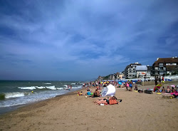 Photo de Plage de Blonville-sur-Mer avec rivage droit, long