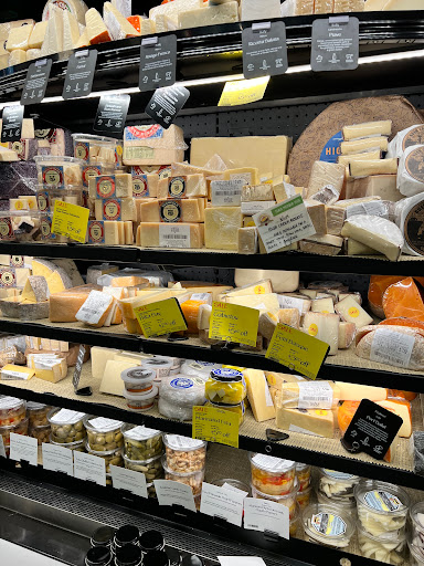 Grocery Store «Whole Foods Market», reviews and photos, 6621 W 119th St, Overland Park, KS 66209, USA