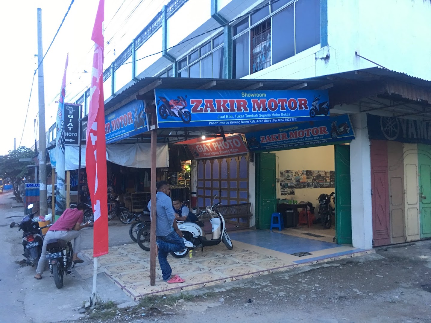 Showroom Zakir Motor Photo