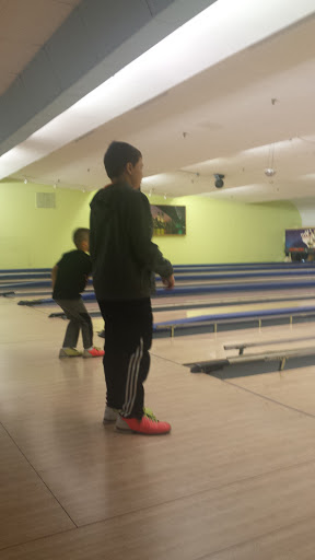 Bowling Alley «Vista Lanes Bowling Center», reviews and photos, 550 Oriskany Blvd, Yorkville, NY 13495, USA