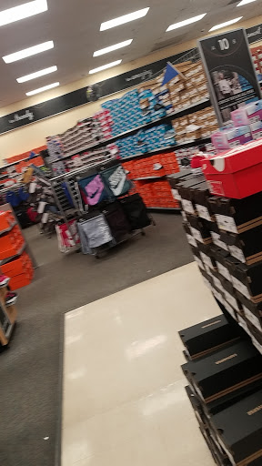 Shoe Store «Shoe Carnival», reviews and photos, 3408 S Glenstone Ave, Springfield, MO 65804, USA