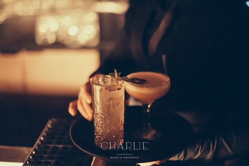 CHARLIE BAR