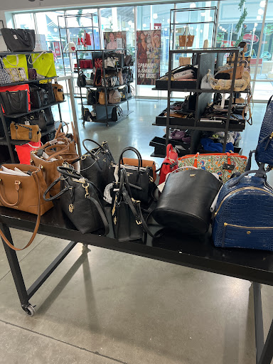 Department Store «Saks OFF 5TH», reviews and photos, 2416 Grand Cypress Dr, Lutz, FL 33559, USA