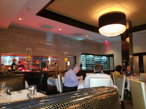 Shopping Mall «Uptown Plaza - Dallas», reviews and photos, 2222 McKinney Ave, Dallas, TX 75201, USA