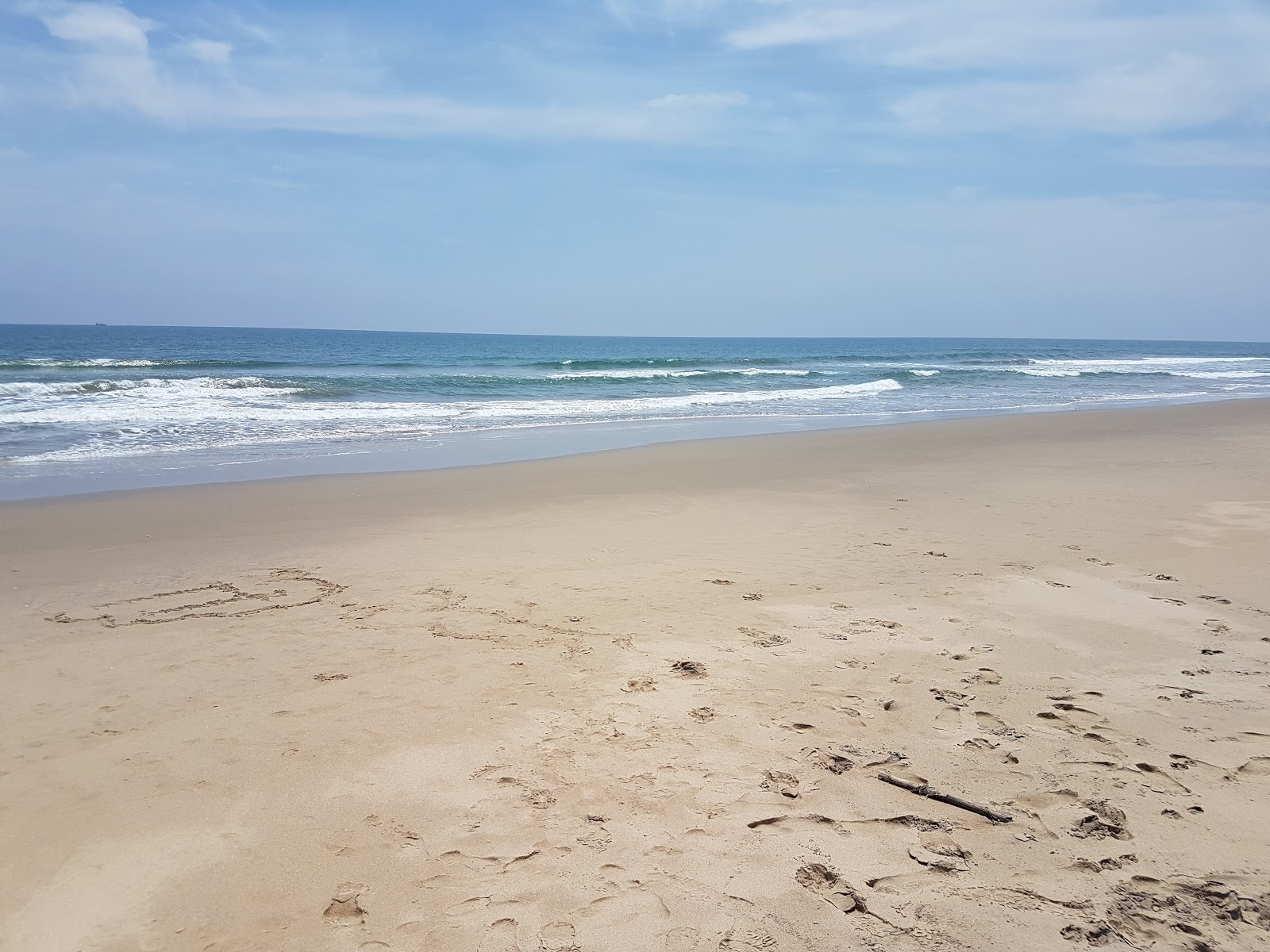 Foto van Thirtavari Beach met enigszins schoon niveau van netheid
