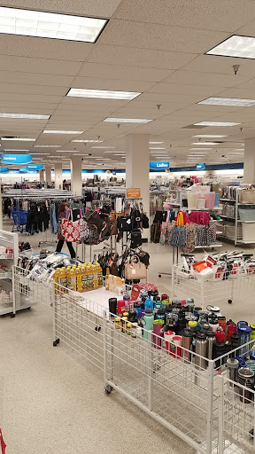 Clothing Store «Ross Dress for Less», reviews and photos, 6198 Little River Turnpike, Alexandria, VA 22312, USA