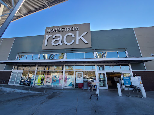 Department Store «Nordstrom Rack Burbank Empire Center», reviews and photos, 1601 N Victory Pl, Burbank, CA 91502, USA