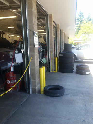 Tire Shop «Firestone Complete Auto Care», reviews and photos, 1270 NW Gilman Blvd, Issaquah, WA 98027, USA