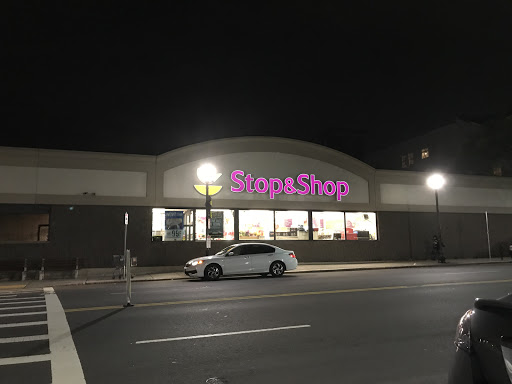 Grocery Store «Stop & Shop», reviews and photos, 713 E Broadway, South Boston, MA 02127, USA