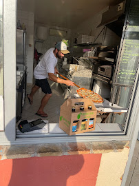 Atmosphère du Pizzas à emporter Pizza du Midi à Les Mages - n°1