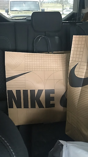 Clothing Store «Nike Factory Store», reviews and photos, 243 Tanger Dr Suite 243, Williamsburg, IA 52361, USA