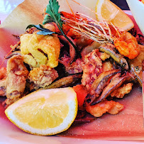 Plats et boissons du Restaurant de spécialités à base de poisson-pêcheur New Pecheur à Antibes - n°2