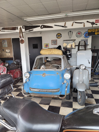 Car Dealer «Lakeside Auto Brokers», reviews and photos, 1331 S Tejon St, Colorado Springs, CO 80905, USA