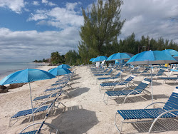 Foto de Silver Point beach - lugar popular entre os apreciadores de relaxamento