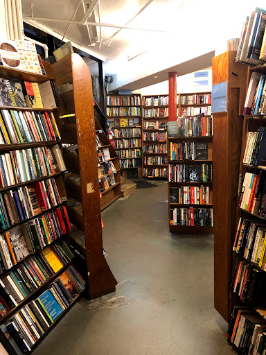 Book Store «City Lights Booksellers & Publishers», reviews and photos, 261 Columbus Ave, San Francisco, CA 94133, USA