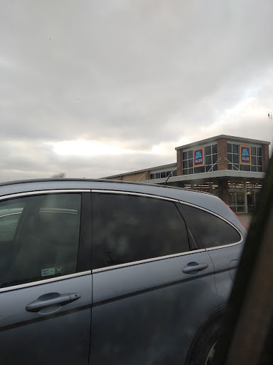 Supermarket «ALDI», reviews and photos, 1702 Brady St, Davenport, IA 52803, USA
