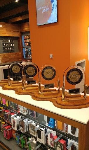 Cell Phone Store «AT&T», reviews and photos, 585 E Palatine Rd, Arlington Heights, IL 60004, USA