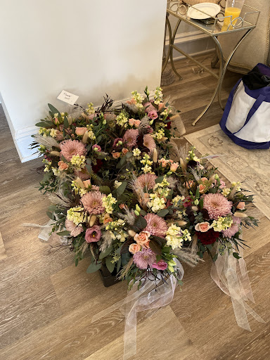 Florist «Lakeside Floral & Gift», reviews and photos, 109 Wildwood Rd, Willernie, MN 55090, USA