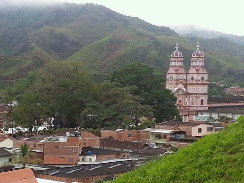 I. E. Eduardo Fernández Botero