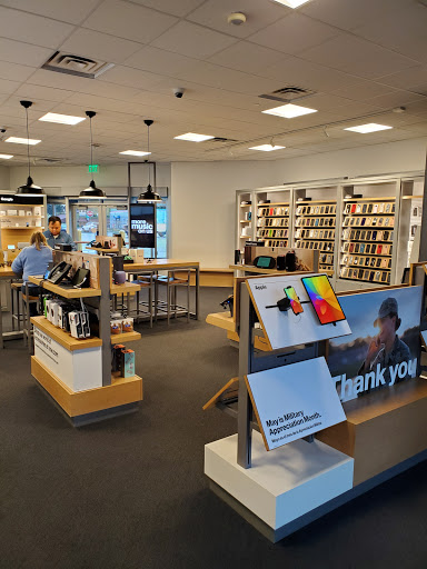 Cell Phone Store «Verizon», reviews and photos, 1608 S Robert St, West St Paul, MN 55118, USA