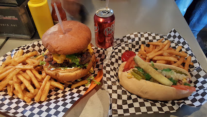 Junkyard Extreme Burgers and Brats - 95410 OR-99, Junction City, OR 97448