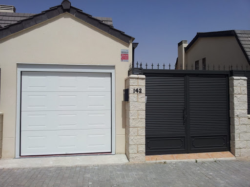 puertas automaticas Mantenimiento de Puertas Automáticas Y Puertas de Garaje Grupo Icara en Madrid