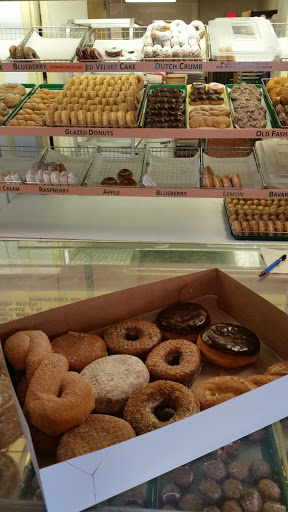 Donut Shop «Donut Country», reviews and photos, 1311 Memorial Blvd, Murfreesboro, TN 37129, USA