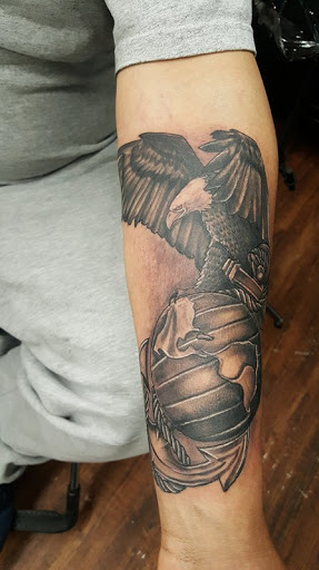 Tattoo Shop «Kings Tattoos & Piercings», reviews and photos, 2957 S Westmoreland Rd, Dallas, TX 75233, USA