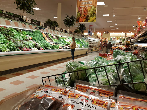 Grocery Store «Market Basket», reviews and photos, 110 Market Pl Dr, Waltham, MA 02451, USA