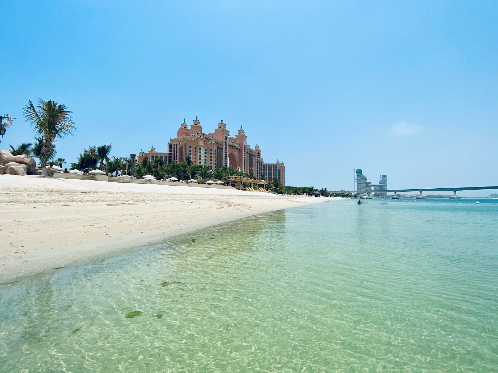 Foto de Club de Playa Imperial con agua cristalina superficie