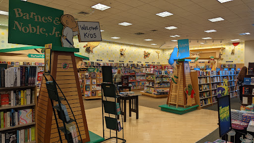 Book Store «Barnes & Noble», reviews and photos, 6510 N Illinois St, Fairview Heights, IL 62208, USA