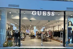 GUESS image