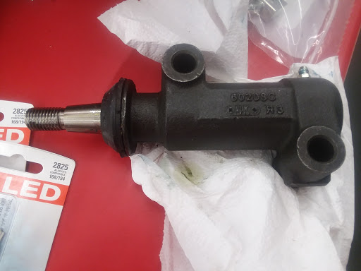 Auto Parts Store «AutoZone», reviews and photos, 655 Montauk Hwy, East Patchogue, NY 11772, USA