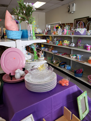 Thrift Store «Gulfside Hospice Thrift Shoppe», reviews and photos, 36524 FL-54, Zephyrhills, FL 33542, USA