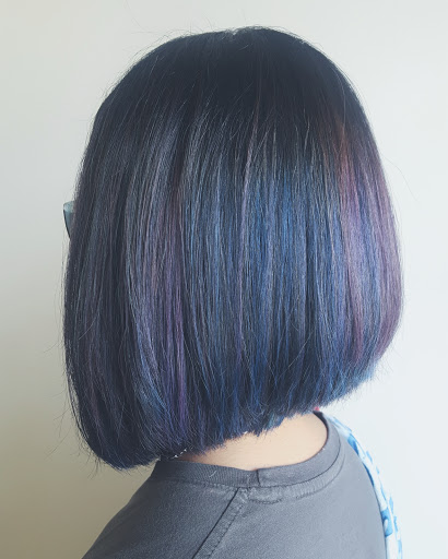 Hair Salon «Lunatic Fringe Salon Sharonville», reviews and photos, 11051 Reading Rd, Sharonville, OH 45241, USA