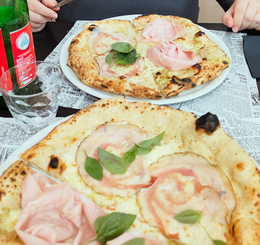 Pizzeria Raffaele Zaccariello in San Nicola la Strada, Provincia di Caserta