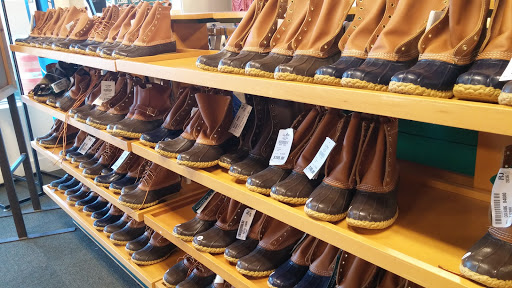 Clothing Store «L.L. Bean Outlet», reviews and photos, 45 Lafayette Rd, North Hampton, NH 03862, USA