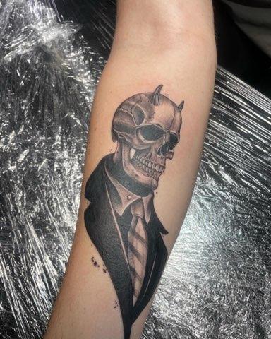 Explore tattoo ideas for aunt and niece, creative tattoo ideas in Sarasota, available at SEVEN SINS Tattoo Studio