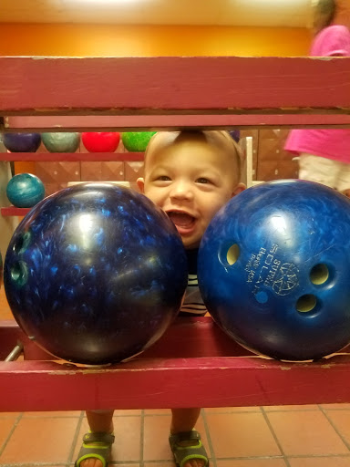 Bowling Alley «Oak Ridge Bowling Center», reviews and photos, 246 S Illinois Ave, Oak Ridge, TN 37830, USA