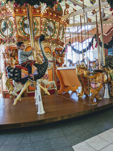 Shopping Mall «Market Place Shopping Center», reviews and photos, 2000 N Neil St, Champaign, IL 61820, USA