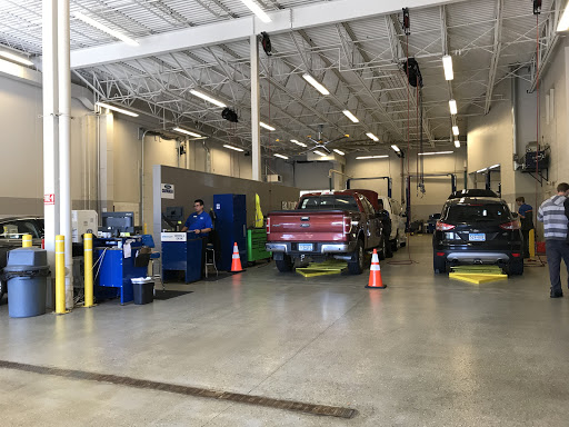 Car Dealer «Metropolitan Ford of Eden Prairie», reviews and photos, 12477 Plaza Dr, Eden Prairie, MN 55344, USA