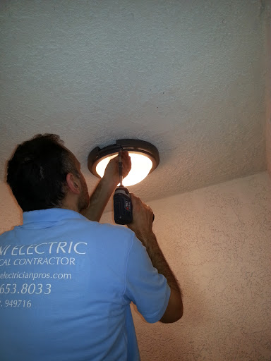 Electrician «Los Angeles Electrician», reviews and photos, 906 N Doheny Dr, West Hollywood, CA 90069, USA