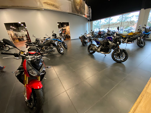 Motorcycle Dealer «BMW, Indian, and Slingshot Woodlands», reviews and photos, 198 Ed English Dr, Shenandoah, TX 77385, USA