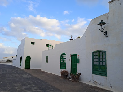 Oficina de Turismo de Costa Teguise Av. de las Islas Canarias, 35508 Costa Teguise, Las Palmas, España