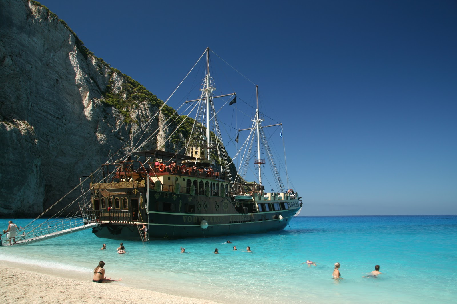 Navagio Plajı (Gemiler Mezarlığı)'in fotoğrafı doğal alan içinde bulunmaktadır