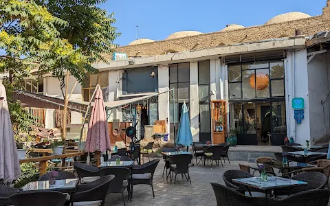 کافه رستوران مس و قالی image