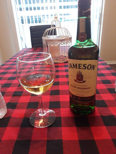 Liquor Store «Fine Wine And Good Spirits», reviews and photos, 12 E Hinckley Ave, Ridley Park, PA 19078, USA