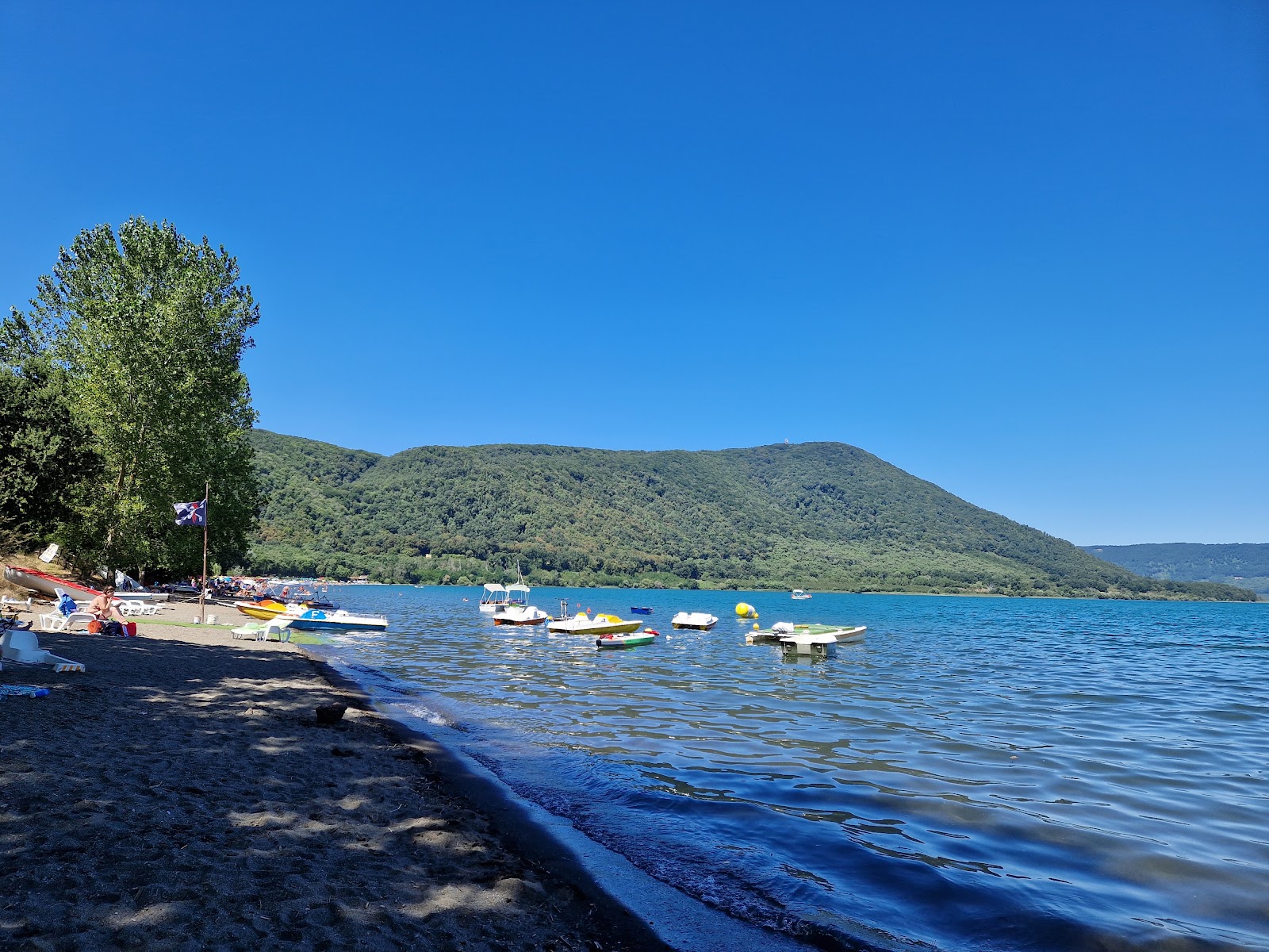 Spiaggia libera Venere'in fotoğrafı - rahatlamayı sevenler arasında popüler bir yer